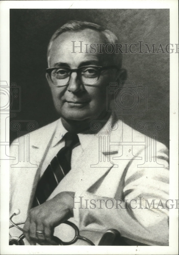 1982 Doctor Howard L. Holley of University of Alabama, Birmingham - Historic Images