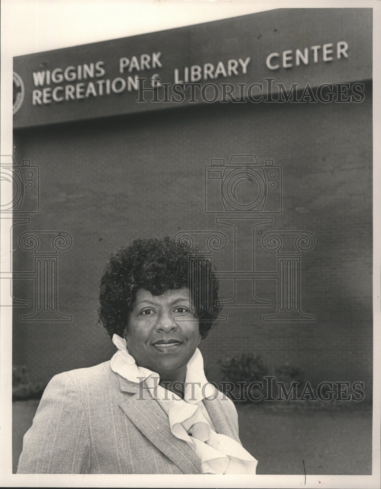 1984 Press Photo Eddie May Johnson, Director Wiggins Park Recreation Center - Historic Images