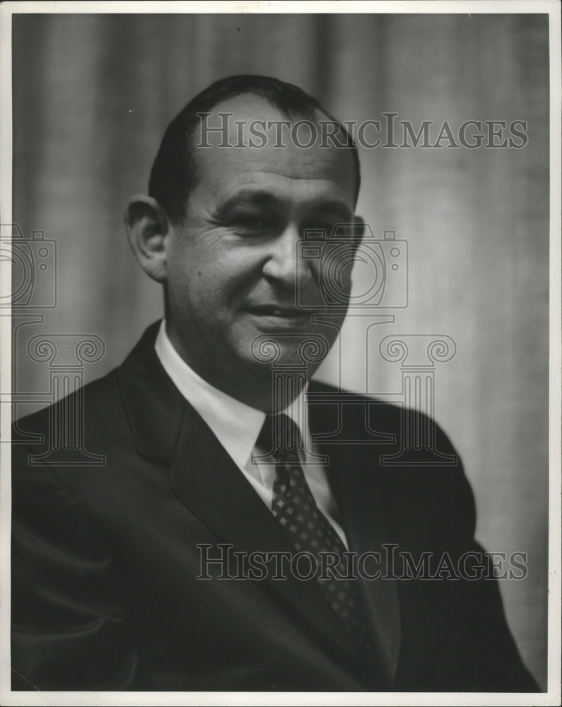 1976 Press Photo Robert M. Hope, acting director at Alabama State Docks - Historic Images