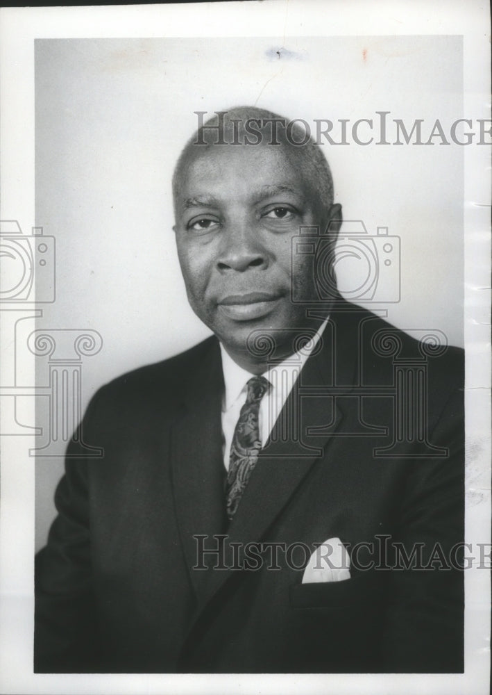 1968 Press Photo Leon Kennedy, Assistant County Superintendent of Education - Historic Images