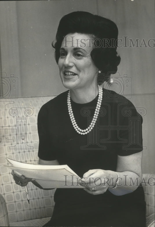 1965, Mrs. Jack Howard, United Jewish Fund Leader, Campaign Leader - Historic Images