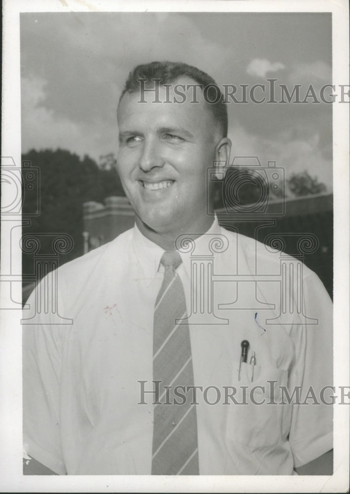 1961 Press Photo Johnny Howell, Woodlawn Coach, Sports - abna32086 - Historic Images