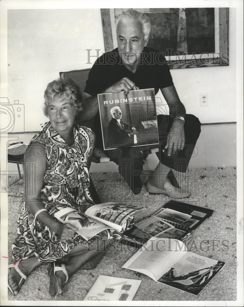 1971 Press Photo Mr. and Mrs. John L. Howell share many fond Symphony Memories - Historic Images