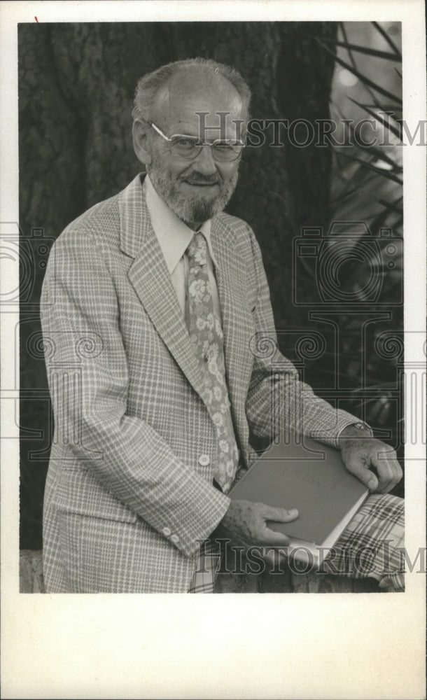 1977 Doctor Frederick Hyde, University of Alabama music department - Historic Images