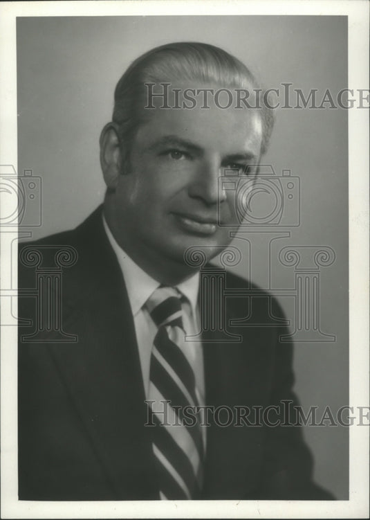1977 Thomas A. Hyland, Alabama Gas Corporation - Historic Images