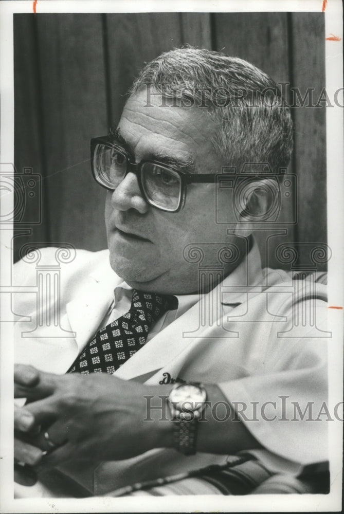 1978, Doctor thomas James, Physician, Professor of cardiology - Historic Images