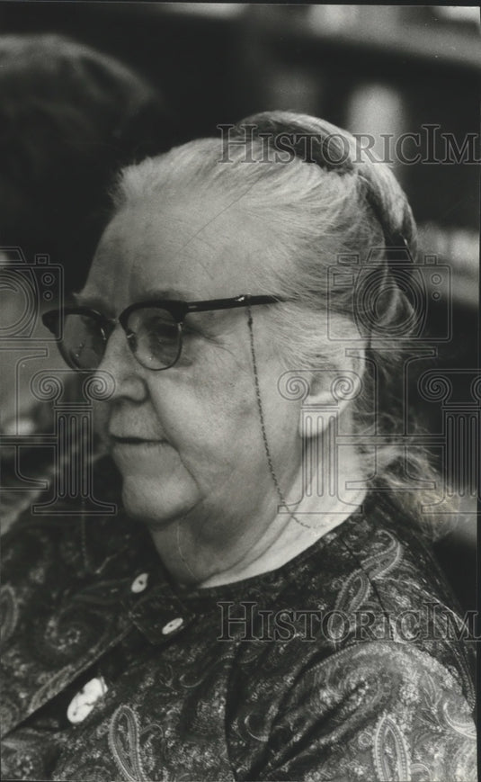 1979 Katherine Kennedy denounces autopsies at Birmingham hearing - Historic Images