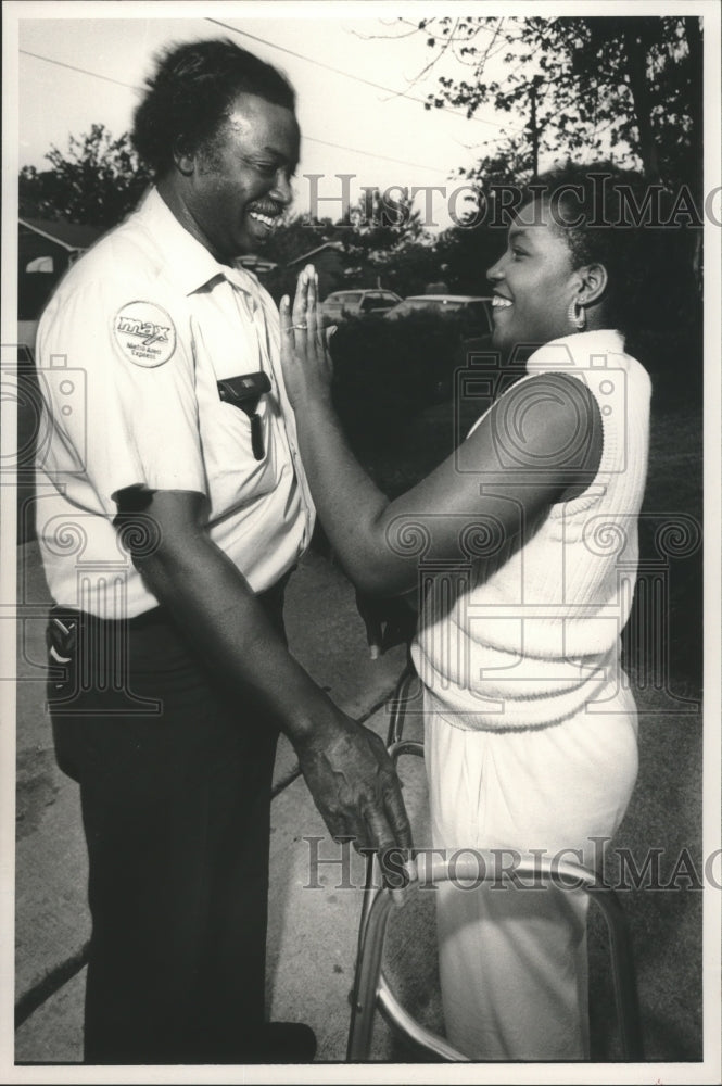 1988 Wendy Hill with her father in their front yard - Historic Images