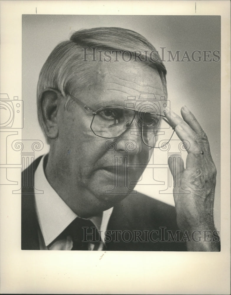 1988, Governor Guy Hunt announces his legislative program, Alabama - Historic Images