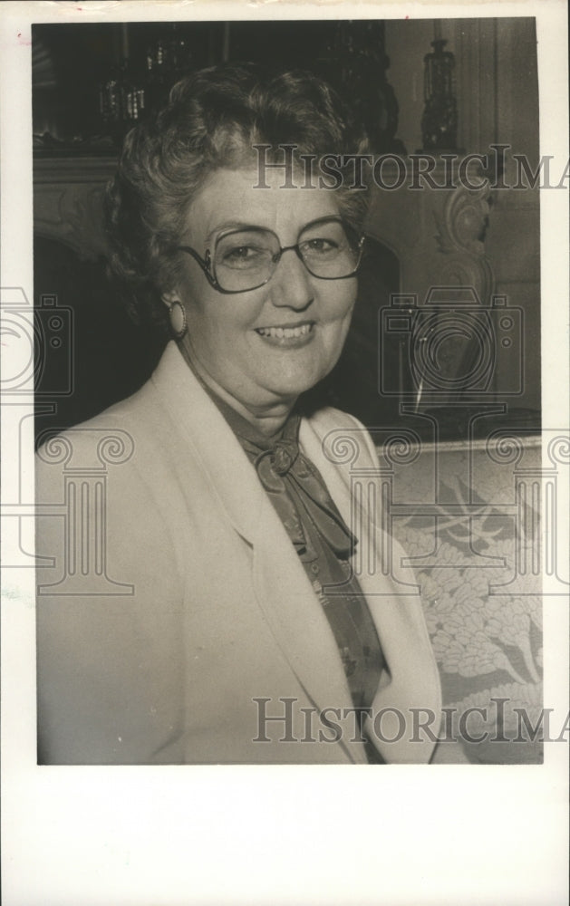 1988 Mrs. Guy Hunt, wife of Alabama Governor - Historic Images