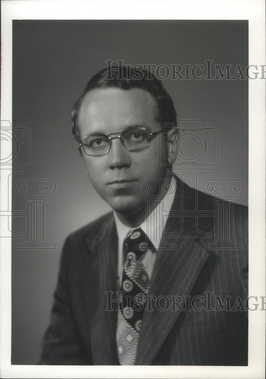1974, Still Hunter Jr., Riverchase project manager, Alabama - Historic Images