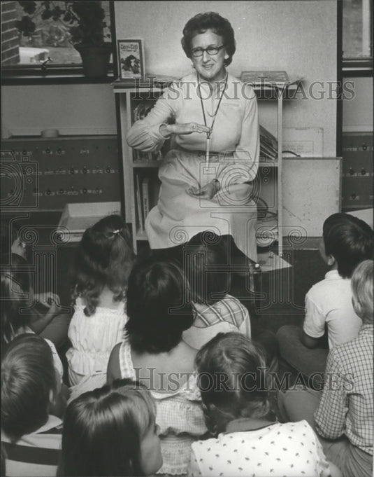 1981, Emily B. Hill with students, retiring from Cahaba School - Historic Images