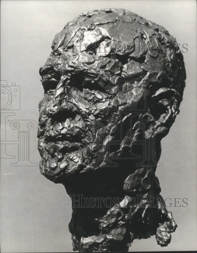 1972 Press Photo Bust of Lister Hill by sculptor Robert Berks - abna32602 - Historic Images