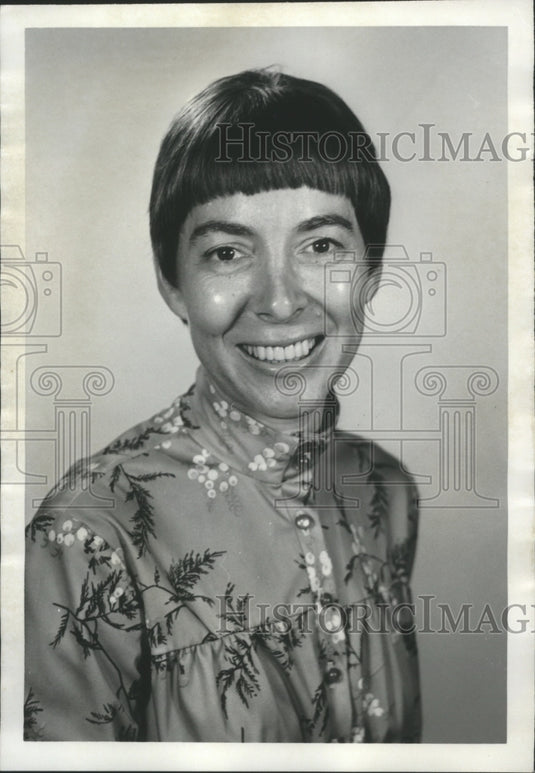 1976, Mrs. Jane Hinds, candidate for Mountain Brook Mayor, Alabama - Historic Images