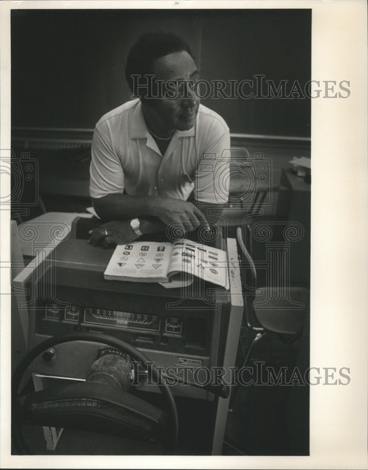 1985 Drivers Education teacher Johnny Hinton of Jones Valley High - Historic Images