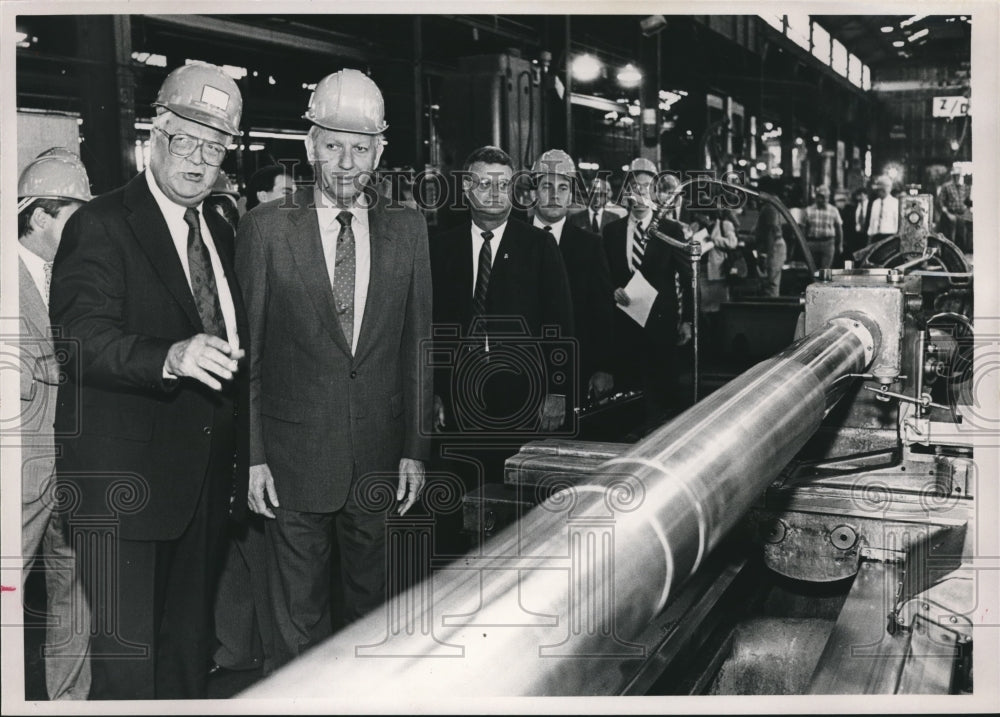 1989, Prince DeBardeleben and Governor Hunt tour Steward Machine - Historic Images