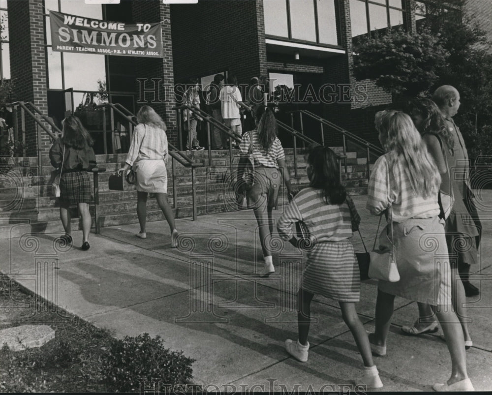1988, Students Enter Simmons Middle School in Hoover, Alabama - Historic Images