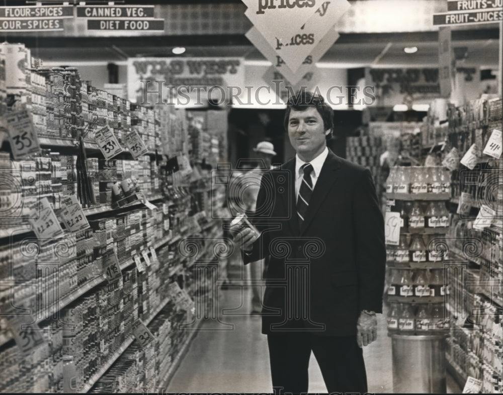 1982, Ken Hubbard, President of Western Super Markets, Alabama - Historic Images