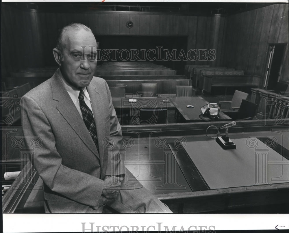 1982, Jefferson County, Alabama Circuit Judge Thomas Huey, Jr. - Historic Images