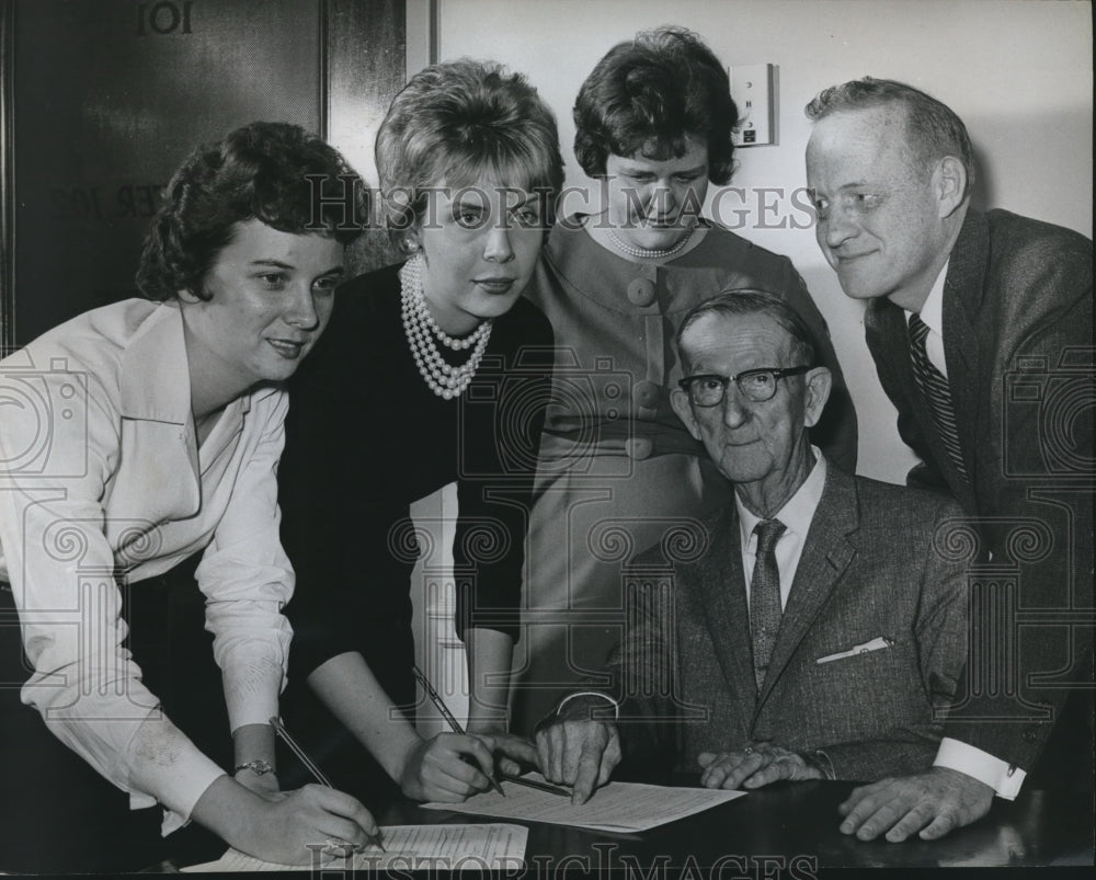 1961 Press Photo Representative George Huddleston and Secretaries - abna32703 - Historic Images