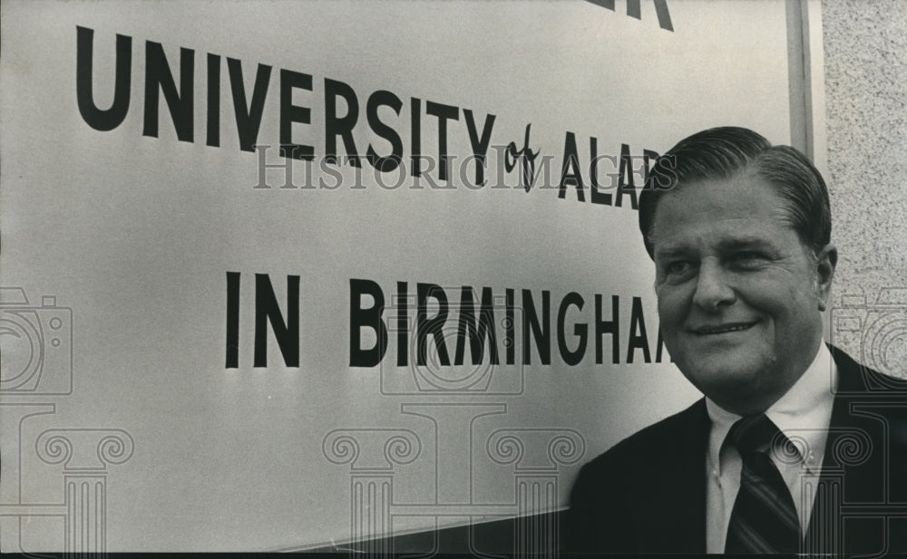 1977 Dr. S. Richardson Hill, University of Alabama President - Historic Images