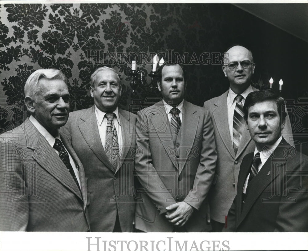 1979 Hoover Chamber of Commerce officers at meeting - Historic Images