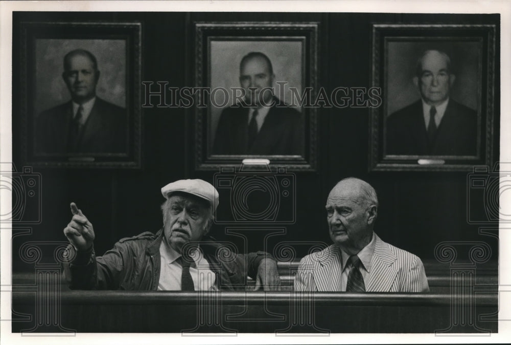 1986 Hugh Allman and Henry Sweet in Jefferson County Chamber - Historic Images