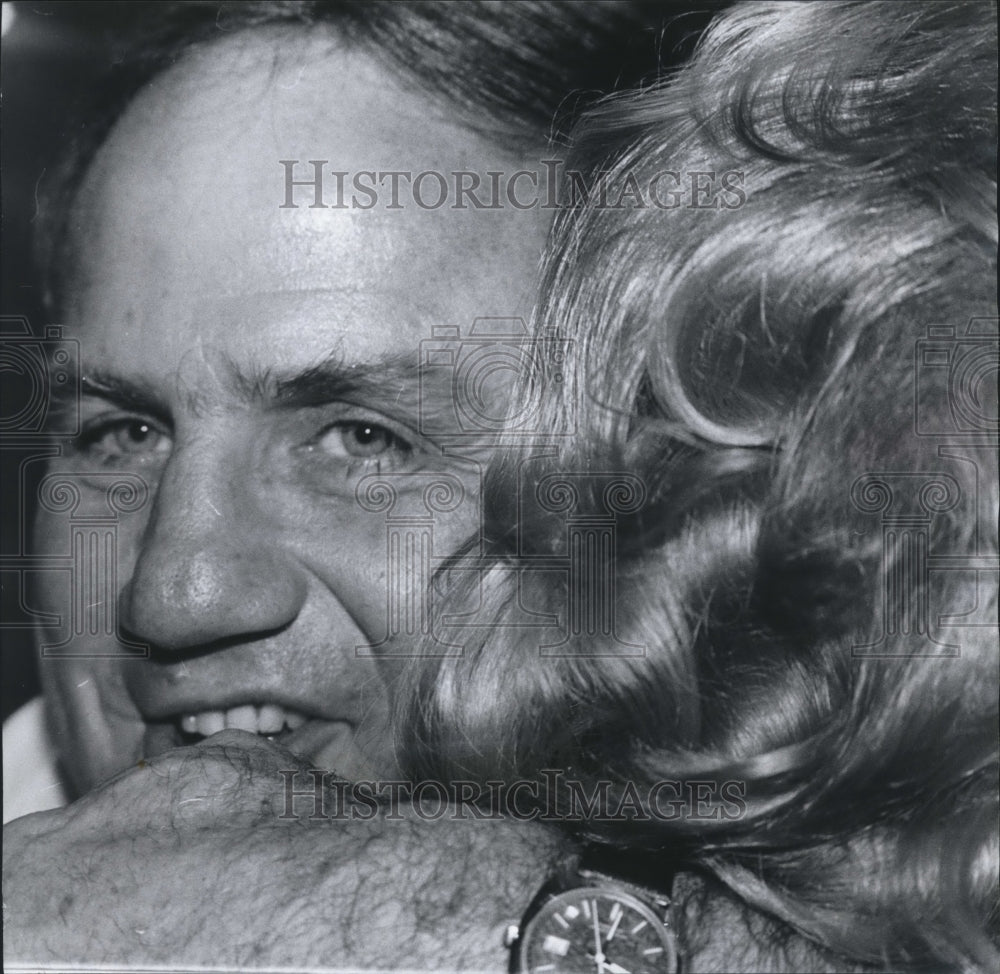 1978, Fob James, Candidate for Alabama Governor, embraced by woman - Historic Images