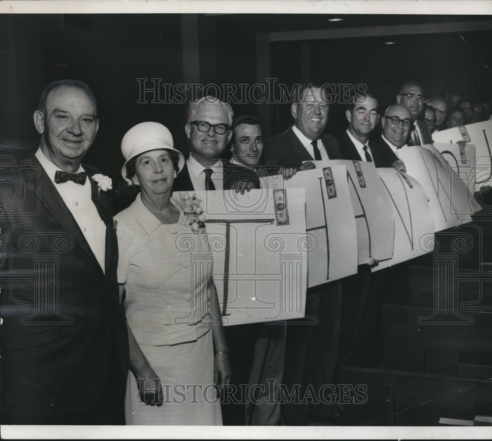 1968 Press Photo Reverend and Mrs. Oley Kidd Honored by Baptists, Alabama - Historic Images