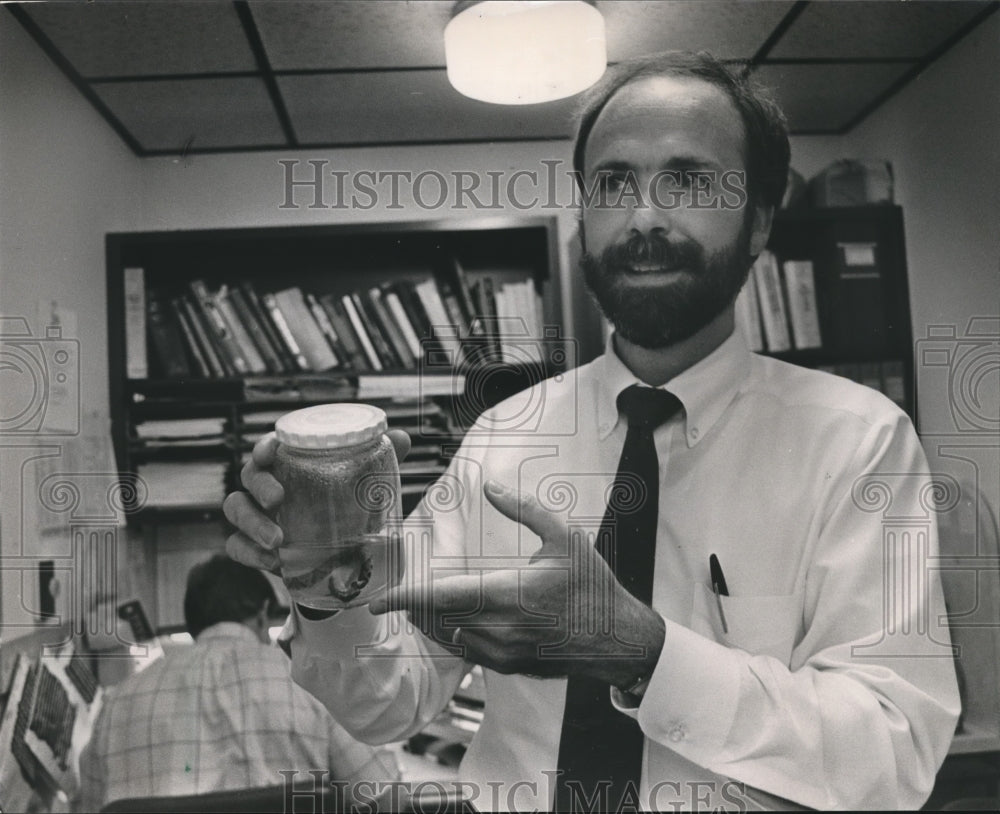 1986, Poison Information Center Director Bill King, Alabama - Historic Images