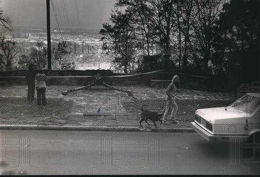 1984 Altamont Park site on Red Mountain where a woman's body found - Historic Images
