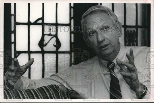 1990, Alabama Governor Guy Hunt at Birmingham News - abna32972 - Historic Images