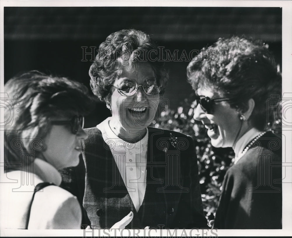 1987, Beaming First Lady, Helen Hunt, with well-wishers in Hartselle - Historic Images