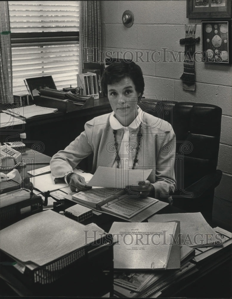 1984, Pat Lovelady of Glen Oaks School - abna33209 - Historic Images