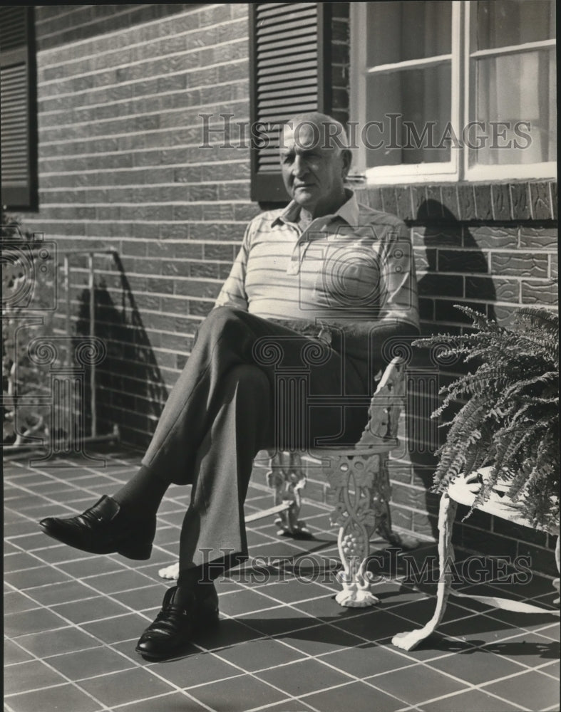 1982 J. Alpha Lowe Seated at his Home - Historic Images