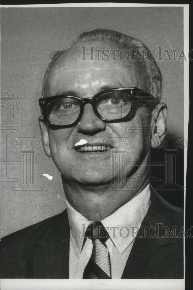 1969 Press Photo Tom Kelly, Parliament House Manager, Birmingham, Alabama - Historic Images