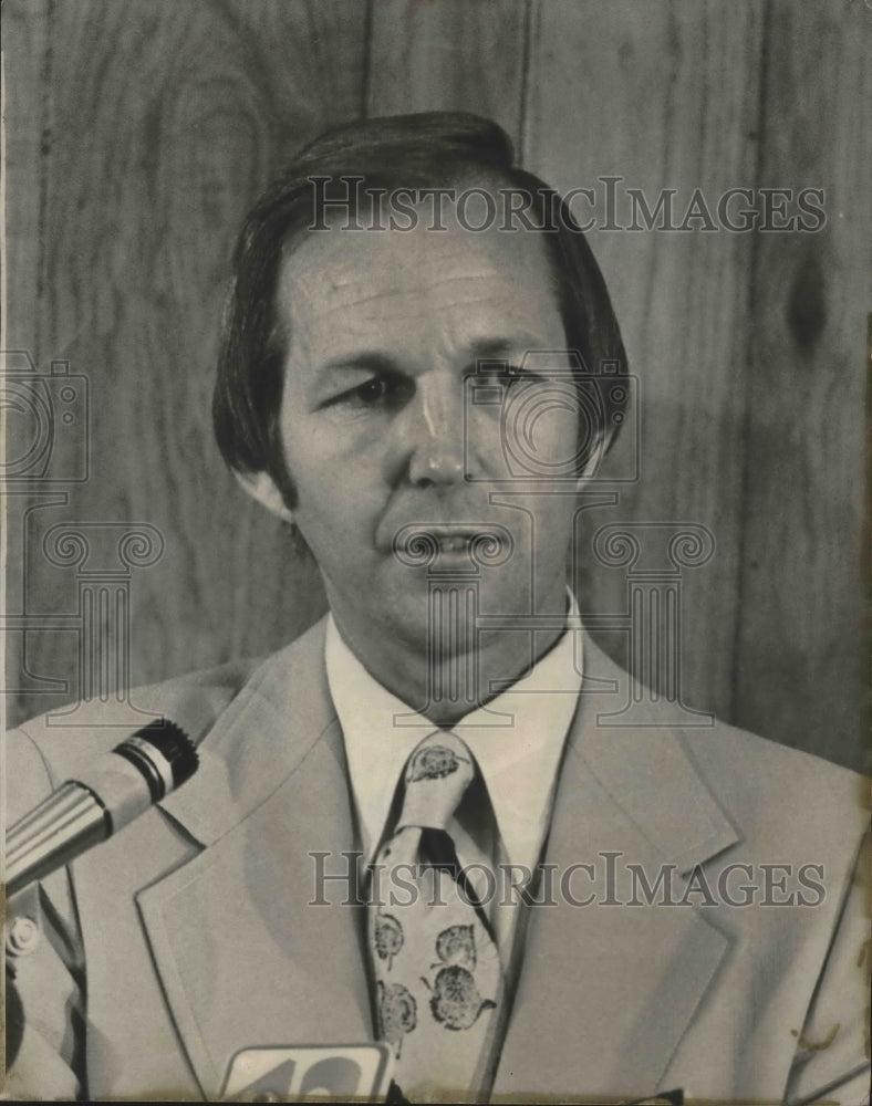 1976 Press Photo Educator Doctor Paul Hubbert of AEA - abna33385 - Historic Images