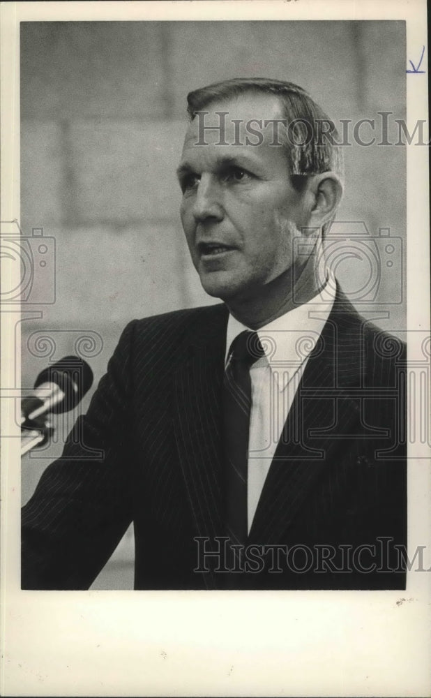 1987, Paul Hubbart of Alabama Education Association at Book Hearing - Historic Images