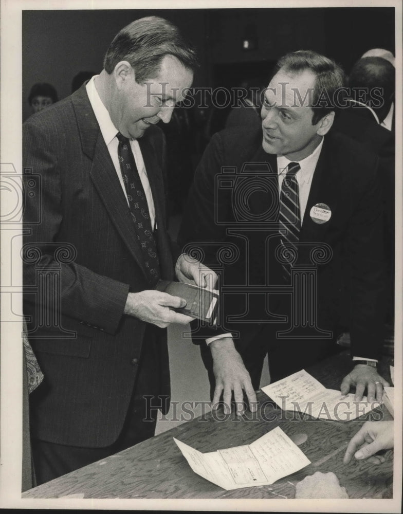 1990 Press Photo Governor Candidates Paul Hubbert and Don Siegelman at Event - Historic Images