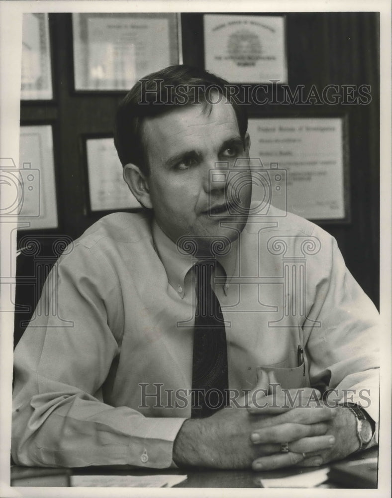 1988, Mike Hamlin, Talladega Police Chief recounts negotiation - Historic Images