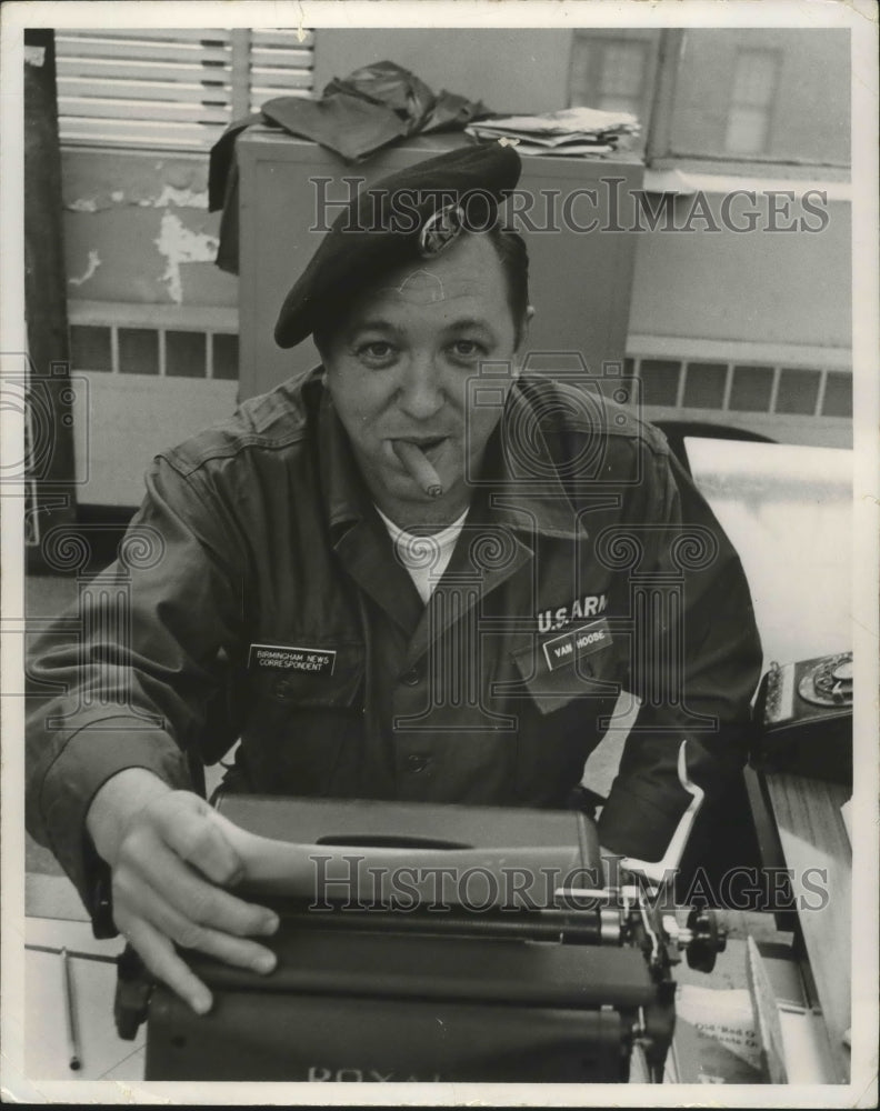 1969 Press Photo Alf Van Hoose, &quot;Birmingham News&quot; Writer, Alabama - abna33445 - Historic Images