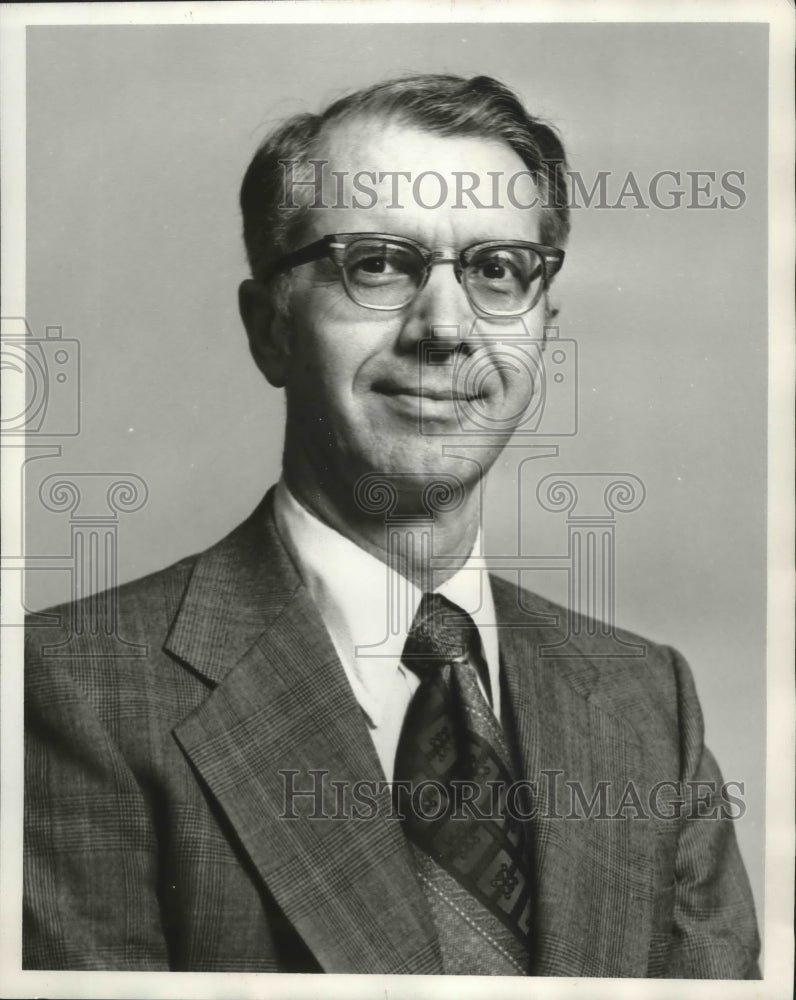 1975, Dr. William Crocker, dean at University of North Alabama - Historic Images