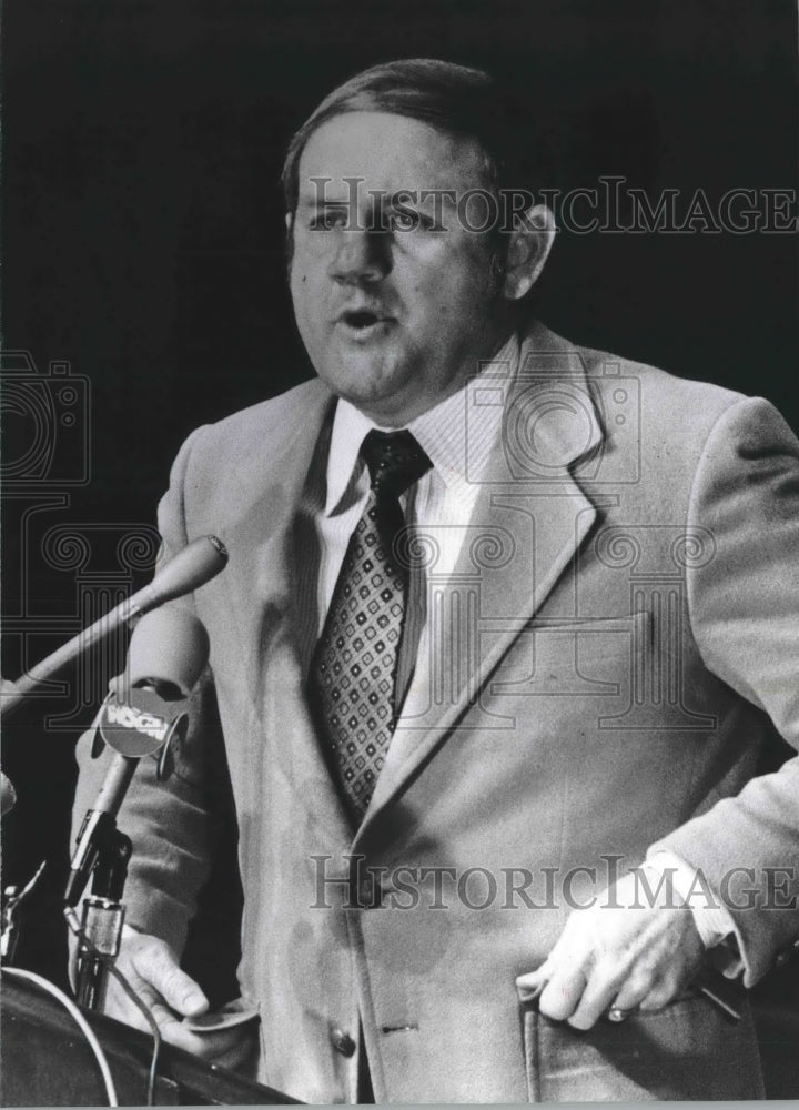 1979, Alabama Governor Fob James at Alabama Education Association - Historic Images