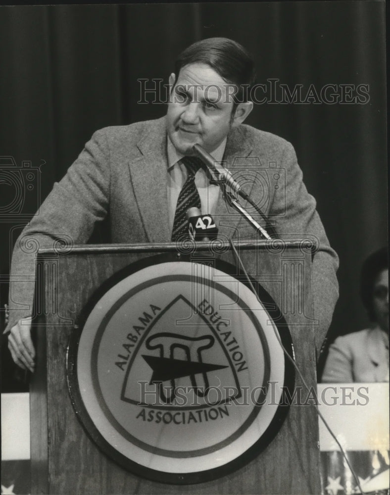 1980, Alabama Governor Fob James at Alabama Education Association - Historic Images