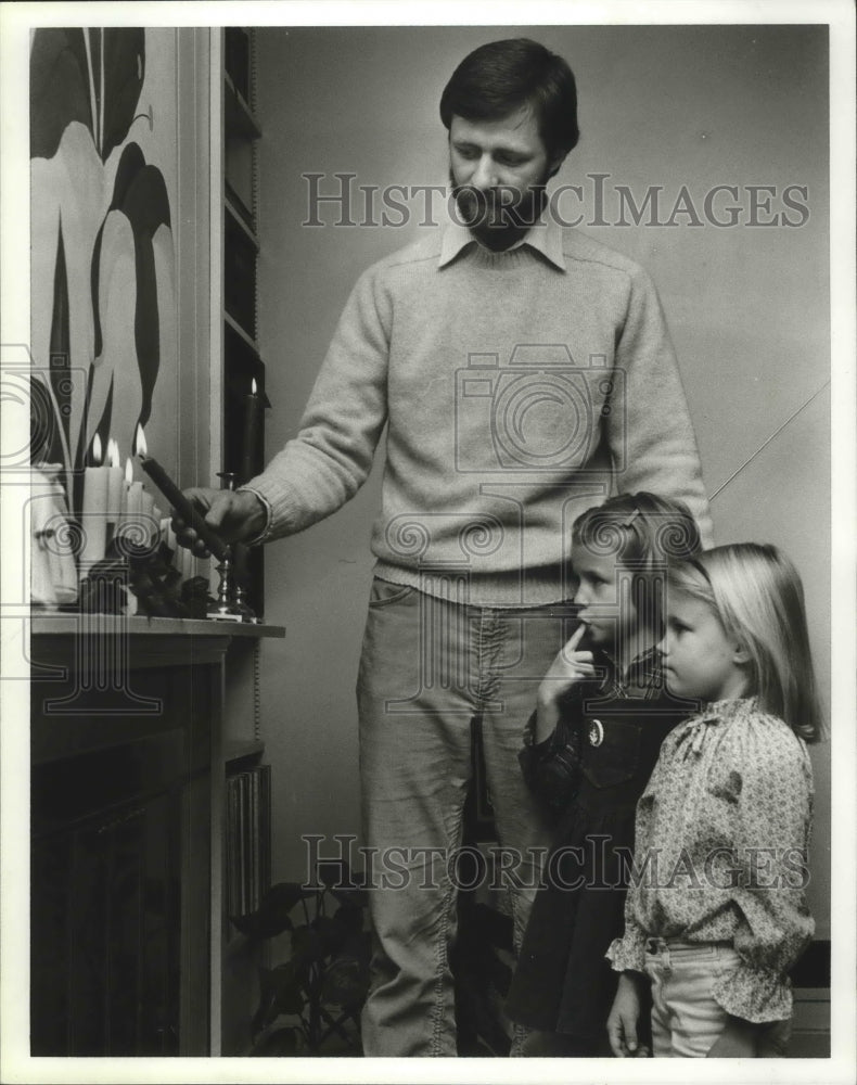 1980 Steawrt Jackson, Chaplain of BSC, daughters Meredith and Mollie - Historic Images