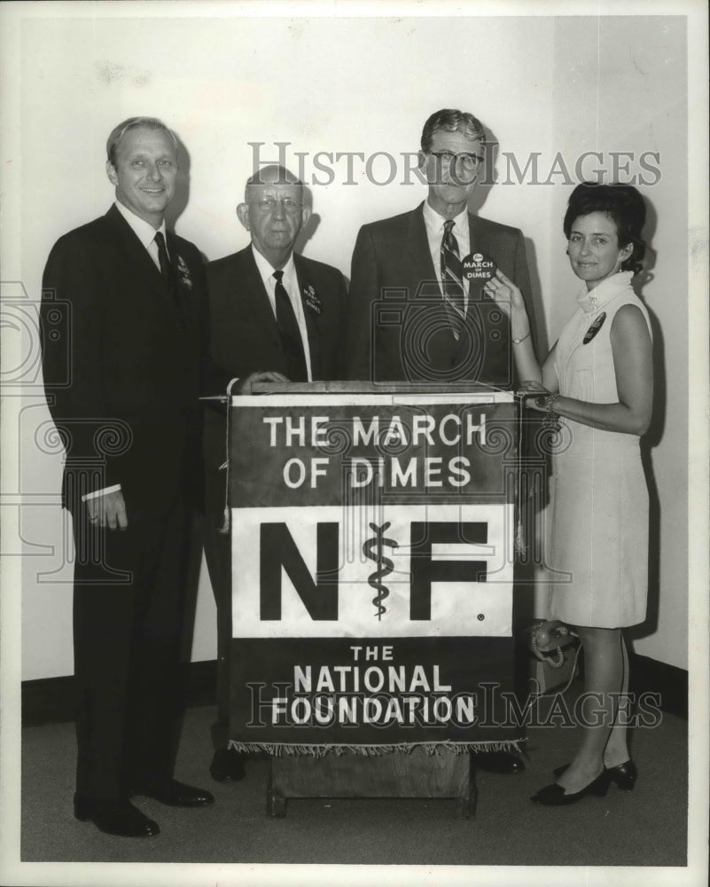 1969 Press Photo E. Davis Long with Others at March of Dimes Event - abna33572 - Historic Images