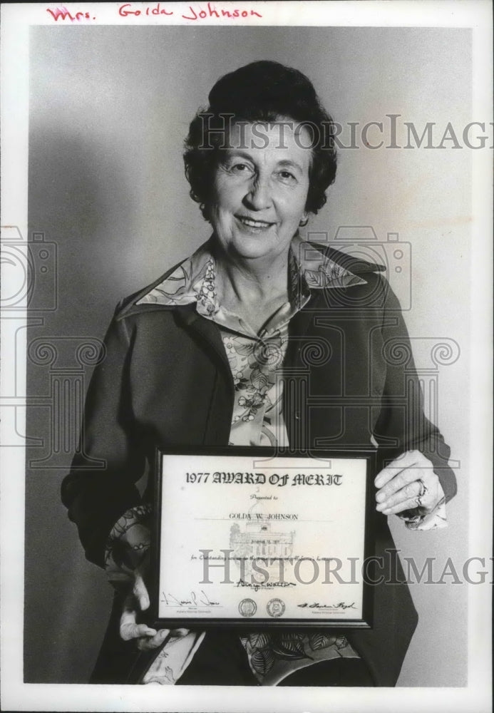 1977 Golda Johnson, Wife of Former Montevallo President, Wins Honor - Historic Images