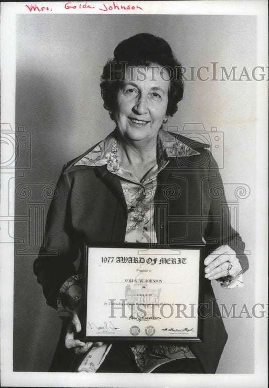 1977 Golda Johnson, Wife of Former Montevallo President, Wins Honor - Historic Images