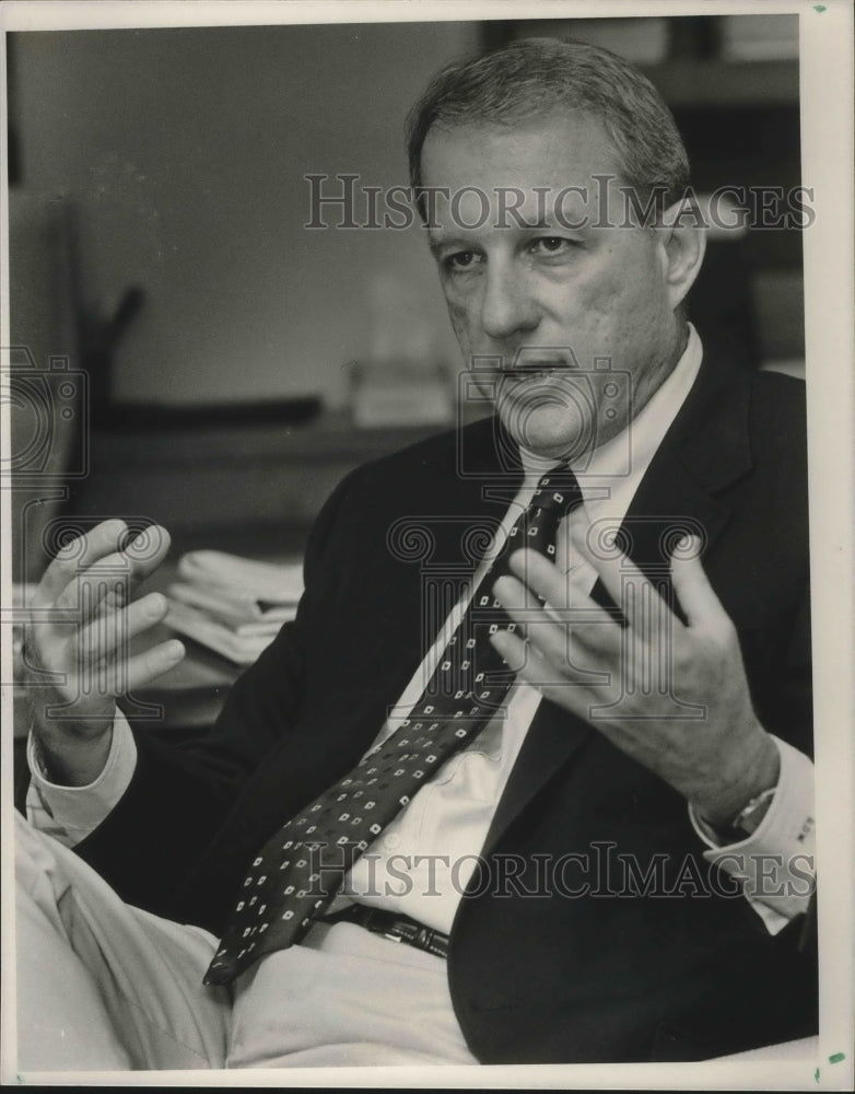 1989 Doctor Bob Wells, chairman of University of Alabama Birmingham - Historic Images