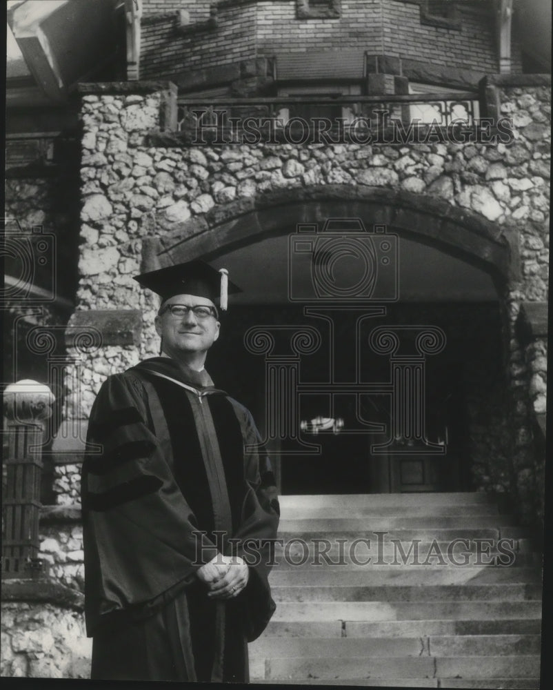 1969 Press Photo C. Summer Wemp, President of Southeastern Bible College - Historic Images